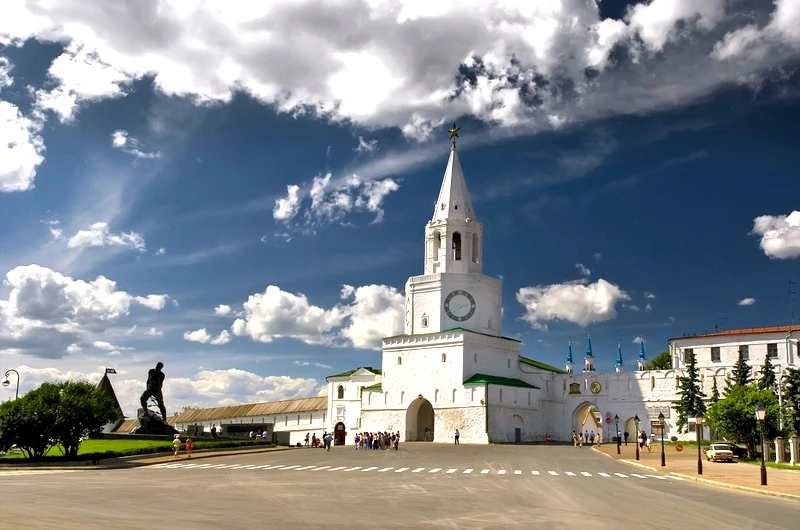 Крепость и посад: экскурсия по Казанскому кремлю и улице Кремлёвская — фото 2