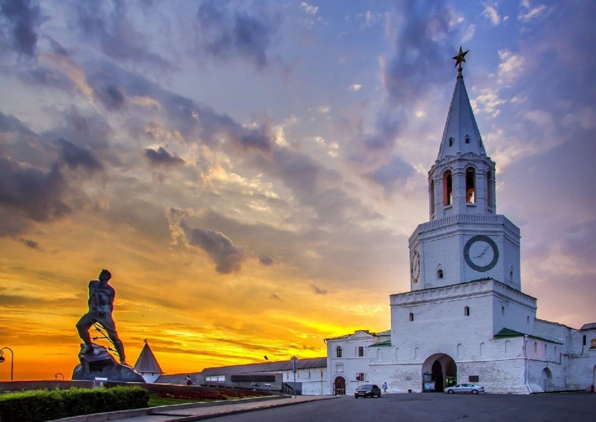 Казанский кремль в вечерних огнях — фото 3
